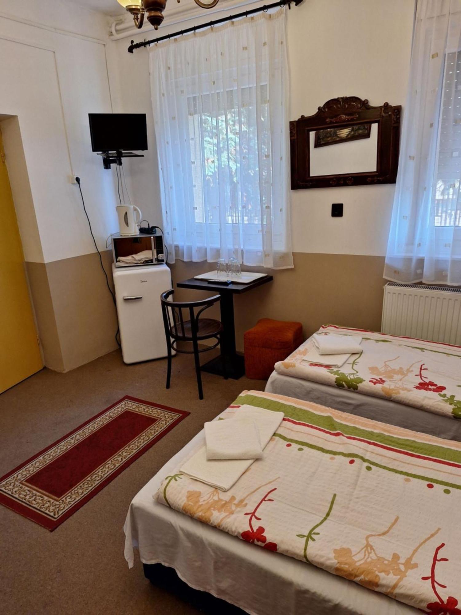 Fenyo Panzio Bed & Breakfast Mezokovesd Exterior photo