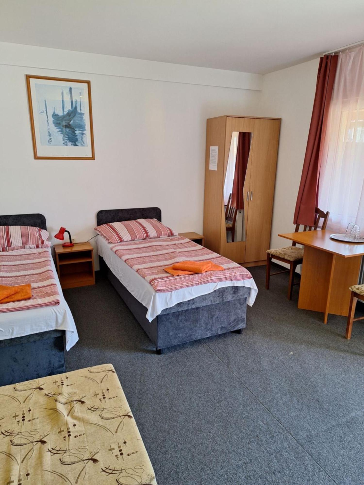 Fenyo Panzio Bed & Breakfast Mezokovesd Exterior photo